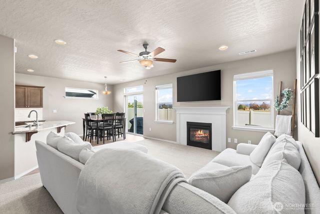 2307 S 57th Avenue, Yakima, WA 98903