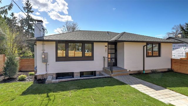 3201 S Webster St., Seattle, WA 98118