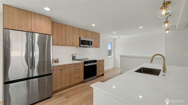 3201 S Webster St., Seattle, WA 98118