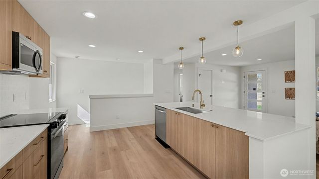 3201 S Webster St., Seattle, WA 98118