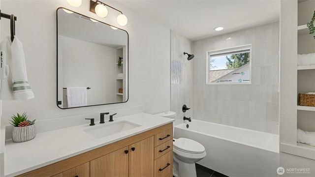 3201 S Webster St., Seattle, WA 98118