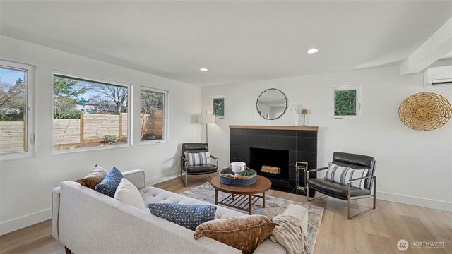 3201 S Webster St., Seattle, WA 98118