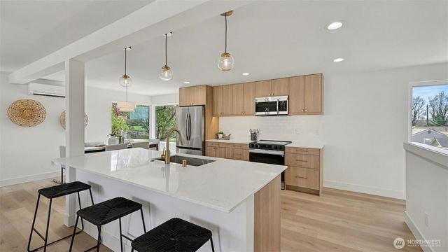 3201 S Webster St., Seattle, WA 98118