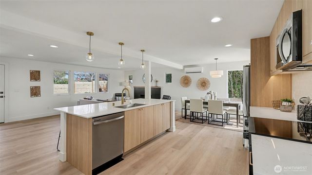 3201 S Webster St., Seattle, WA 98118