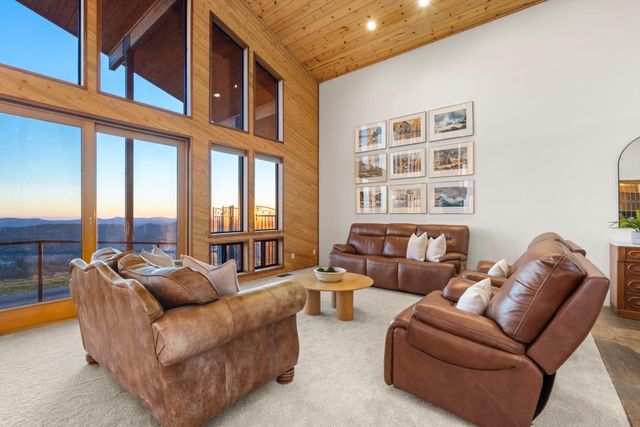 984 Crestview Dr, Murphys, CA 95247