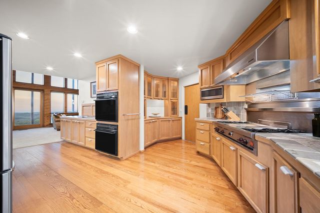 984 Crestview Dr, Murphys, CA 95247