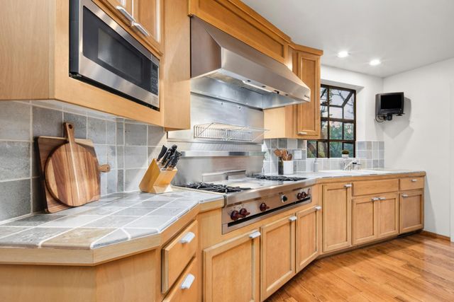 984 Crestview Dr, Murphys, CA 95247