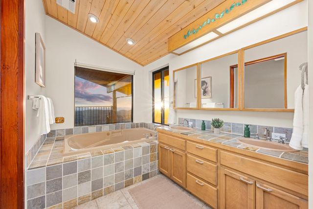 984 Crestview Dr, Murphys, CA 95247