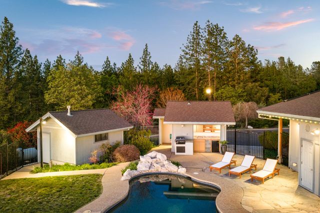 984 Crestview Dr, Murphys, CA 95247