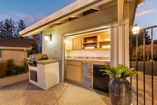 984 Crestview Dr, Murphys, CA 95247