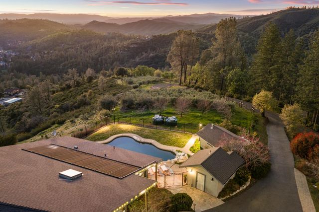 984 Crestview Dr, Murphys, CA 95247