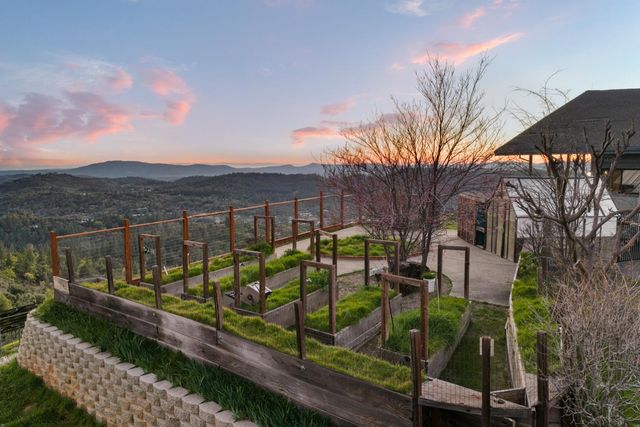 984 Crestview Dr, Murphys, CA 95247