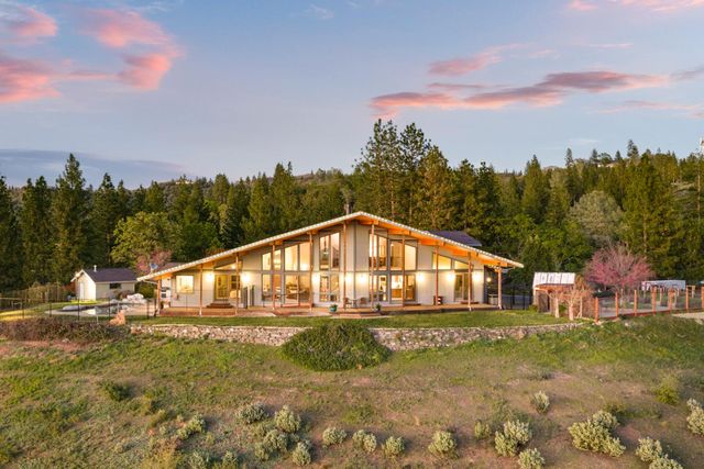 984 Crestview Dr, Murphys, CA 95247