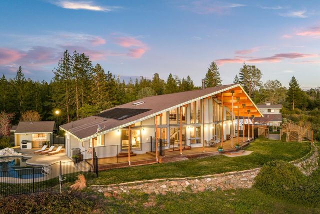 984 Crestview Dr, Murphys, CA 95247