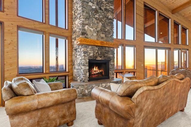 984 Crestview Dr, Murphys, CA 95247