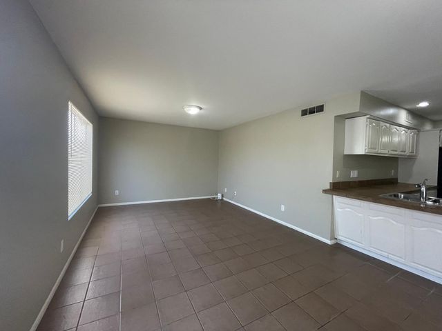 10902 W Montecito Avenue, Phoenix, AZ 85037