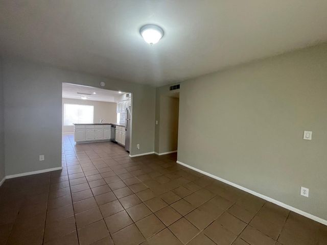 10902 W Montecito Avenue, Phoenix, AZ 85037