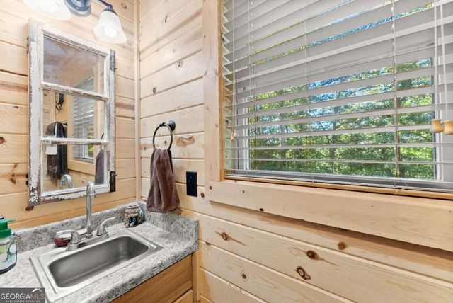 318 Jim Grizzle Road, Royston, GA 30662