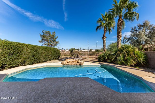 17315 N Coyote Lakes Parkway, Surprise, AZ 85378