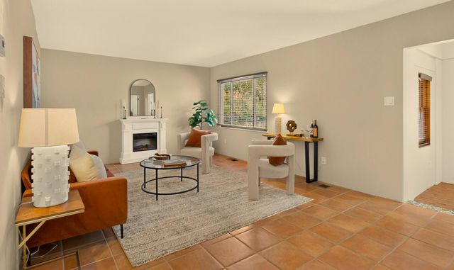 3028 Frontier Avenue NE, Albuquerque, NM 87106