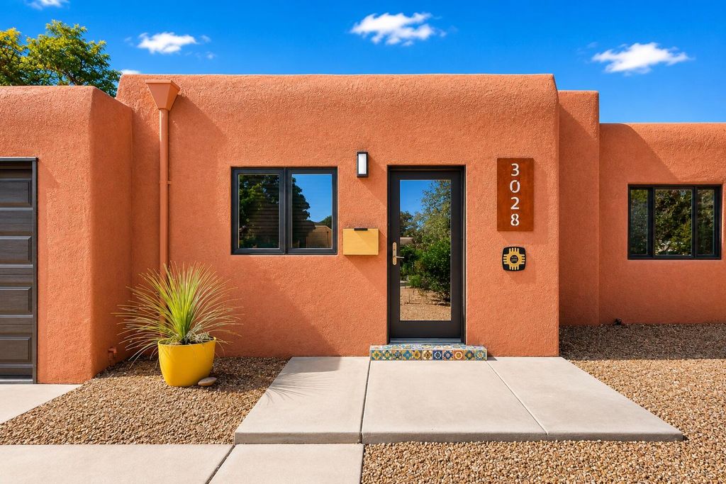 3028 Frontier Avenue NE, Albuquerque, NM 87106