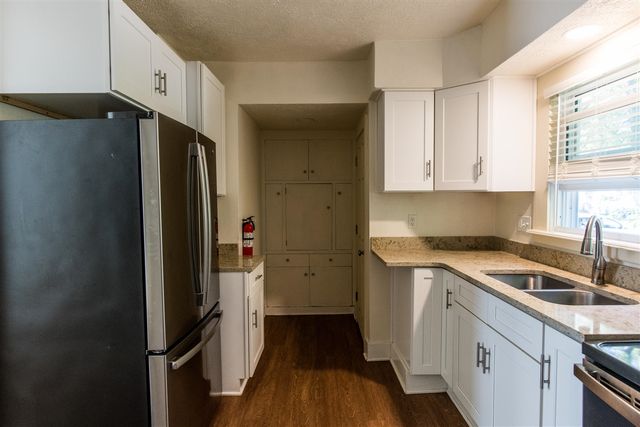 1305 Reed Avenue, Kalamazoo, MI 49001
