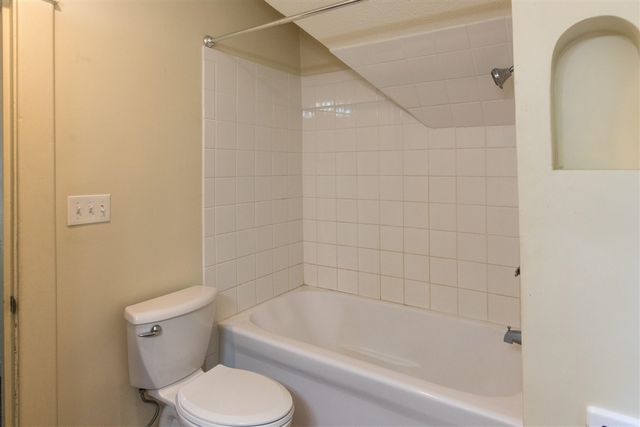 1305 Reed Avenue, Kalamazoo, MI 49001