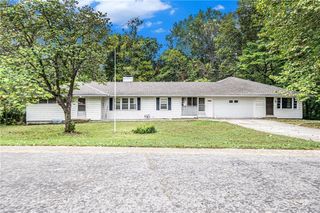 4914 N Central Street, Gladstone, MO 64118