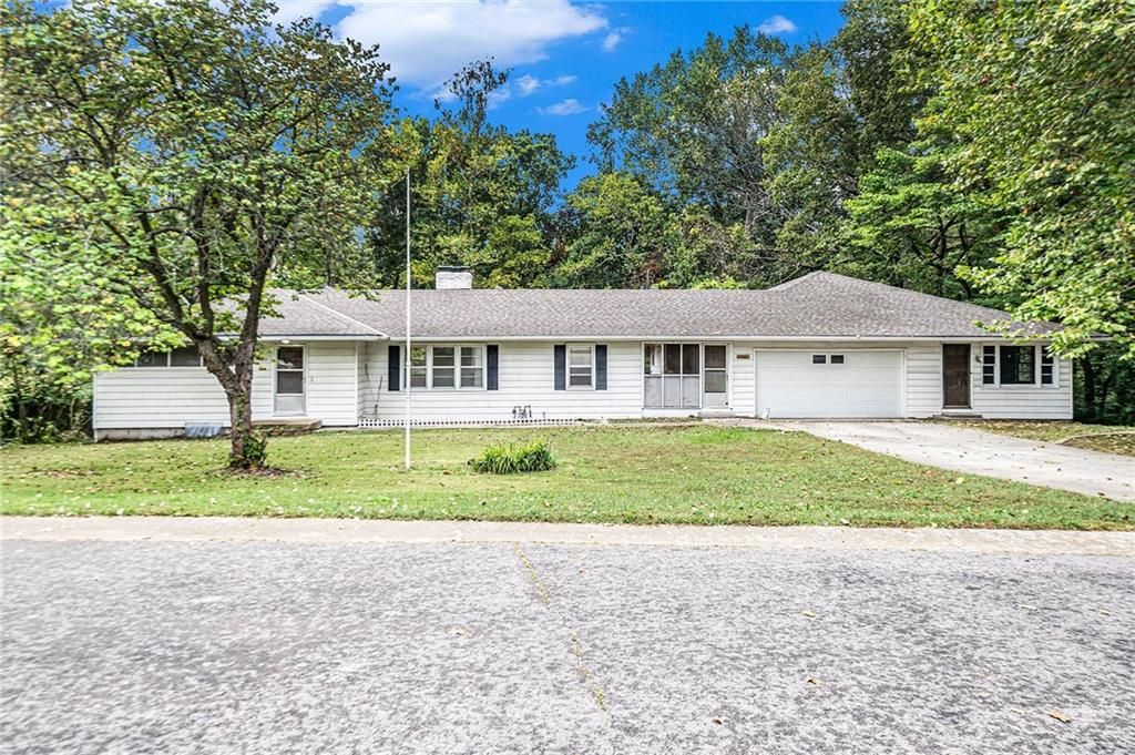 4914 N Central Street, Gladstone, MO 64118