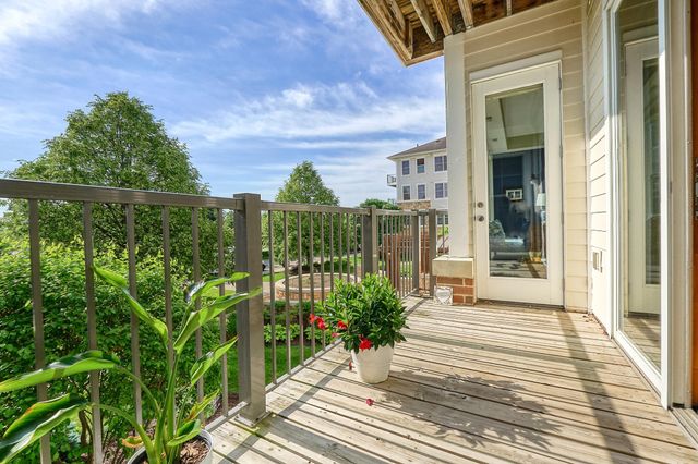 3110 N Chestnut Street 211, Chaska, MN 55318