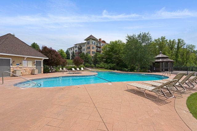 3110 N Chestnut Street 211, Chaska, MN 55318