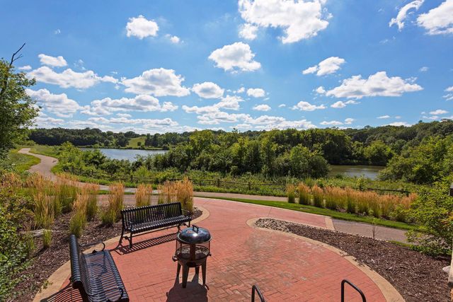 3110 N Chestnut Street 211, Chaska, MN 55318