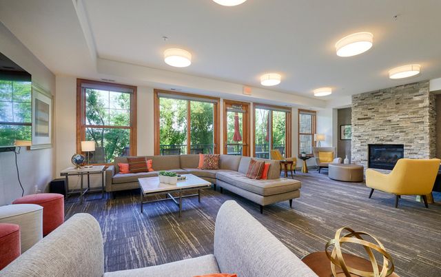 3110 N Chestnut Street 211, Chaska, MN 55318
