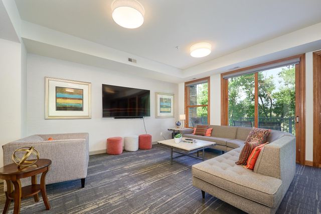 3110 N Chestnut Street 211, Chaska, MN 55318