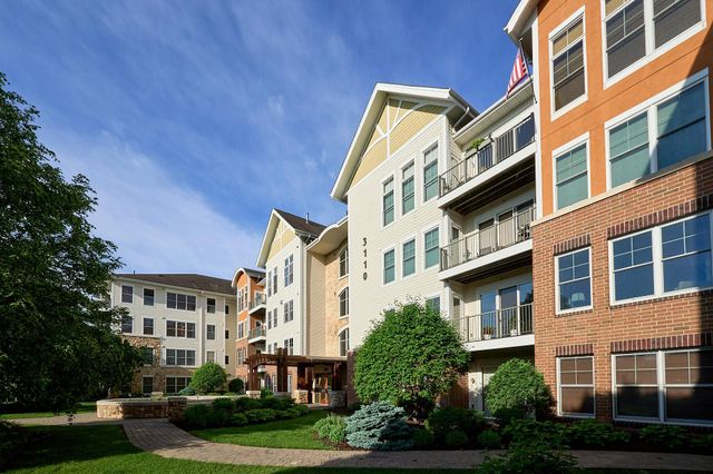 3110 N Chestnut Street 211, Chaska, MN 55318