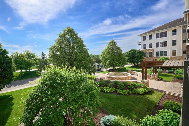 3110 N Chestnut Street 211, Chaska, MN 55318