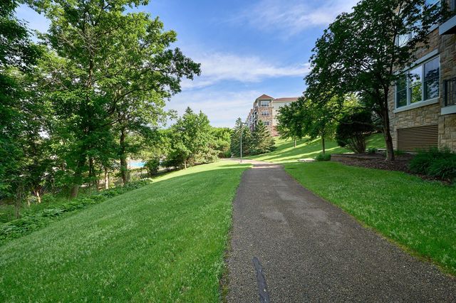 3110 N Chestnut Street 211, Chaska, MN 55318
