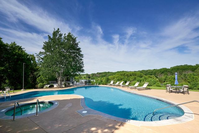3110 N Chestnut Street 211, Chaska, MN 55318