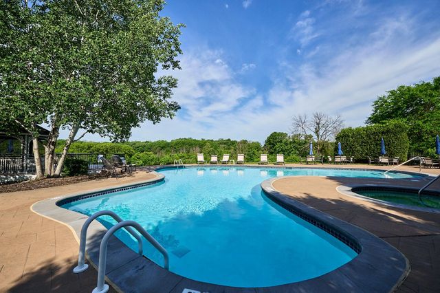 3110 N Chestnut Street 211, Chaska, MN 55318