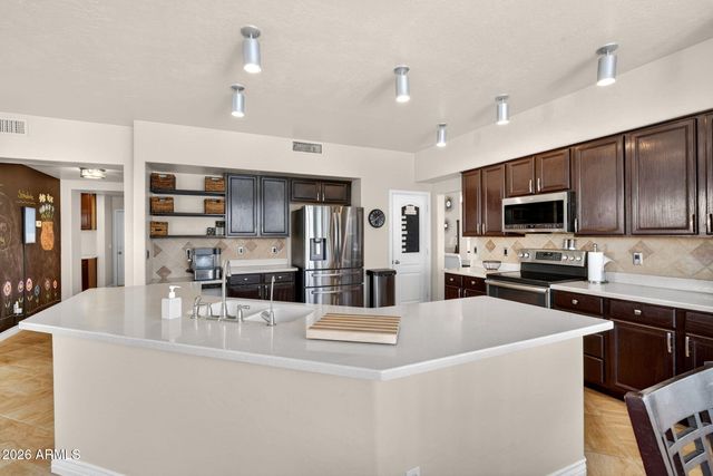 1880 E COMMERCE Avenue, Gilbert, AZ 85234