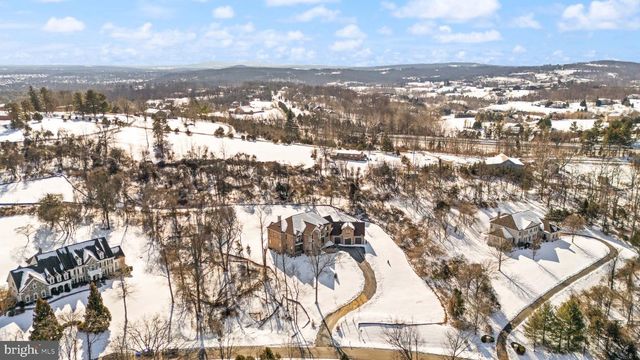 40925 ALYSHEBA DR, Leesburg, VA 20176