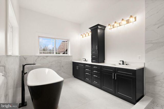 40925 ALYSHEBA DR, Leesburg, VA 20176