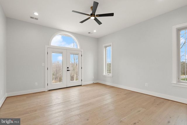 40925 ALYSHEBA DR, Leesburg, VA 20176