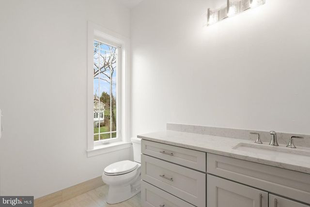 40925 ALYSHEBA DR, Leesburg, VA 20176