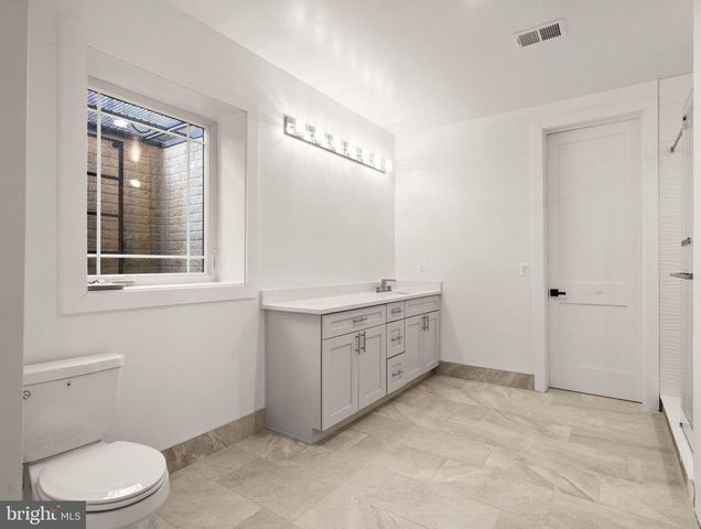 40925 ALYSHEBA DR, Leesburg, VA 20176