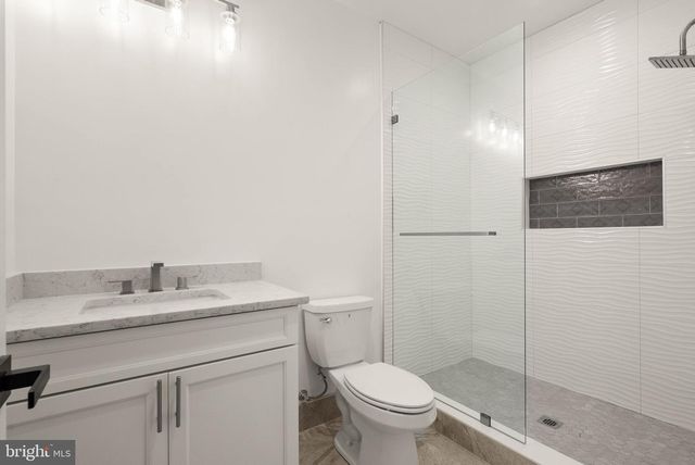 40925 ALYSHEBA DR, Leesburg, VA 20176