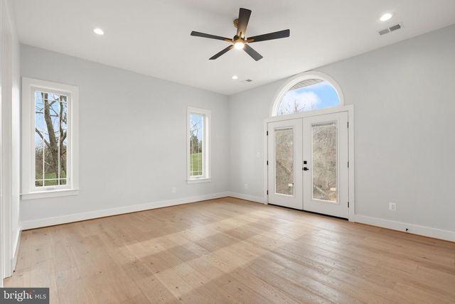 40925 ALYSHEBA DR, Leesburg, VA 20176