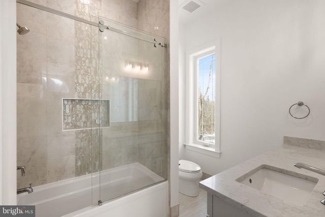 40925 ALYSHEBA DR, Leesburg, VA 20176