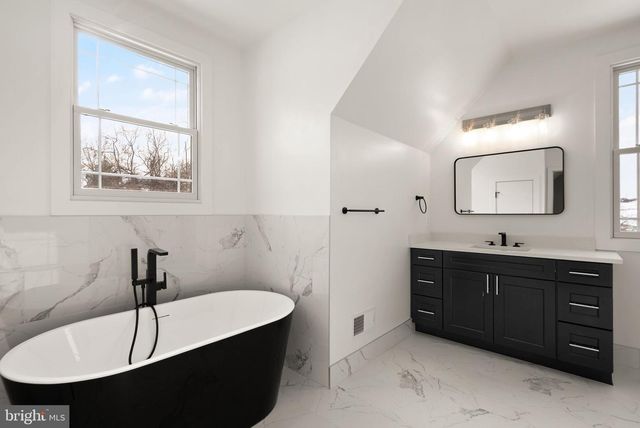 40925 ALYSHEBA DR, Leesburg, VA 20176