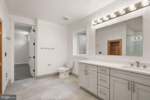 40925 ALYSHEBA DR, Leesburg, VA 20176